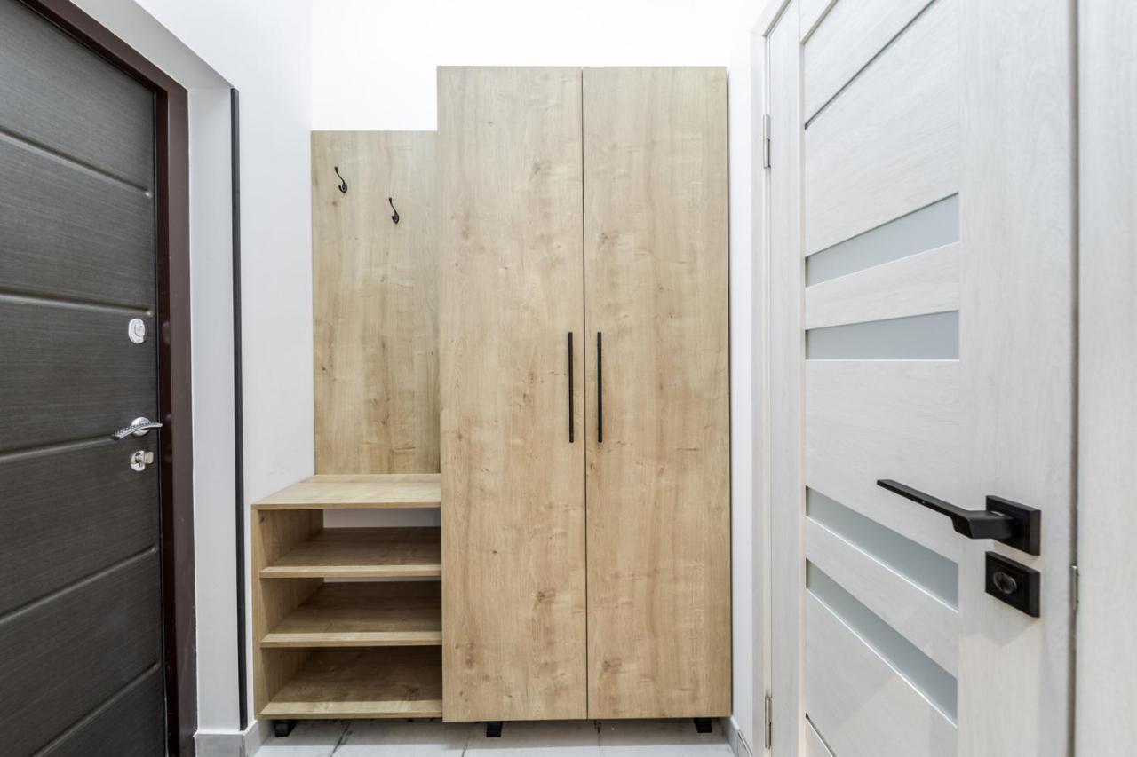 Modern Apartment In The Old City 利沃夫 外观 照片