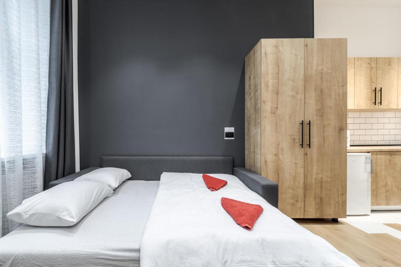 Modern Apartment In The Old City 利沃夫 外观 照片