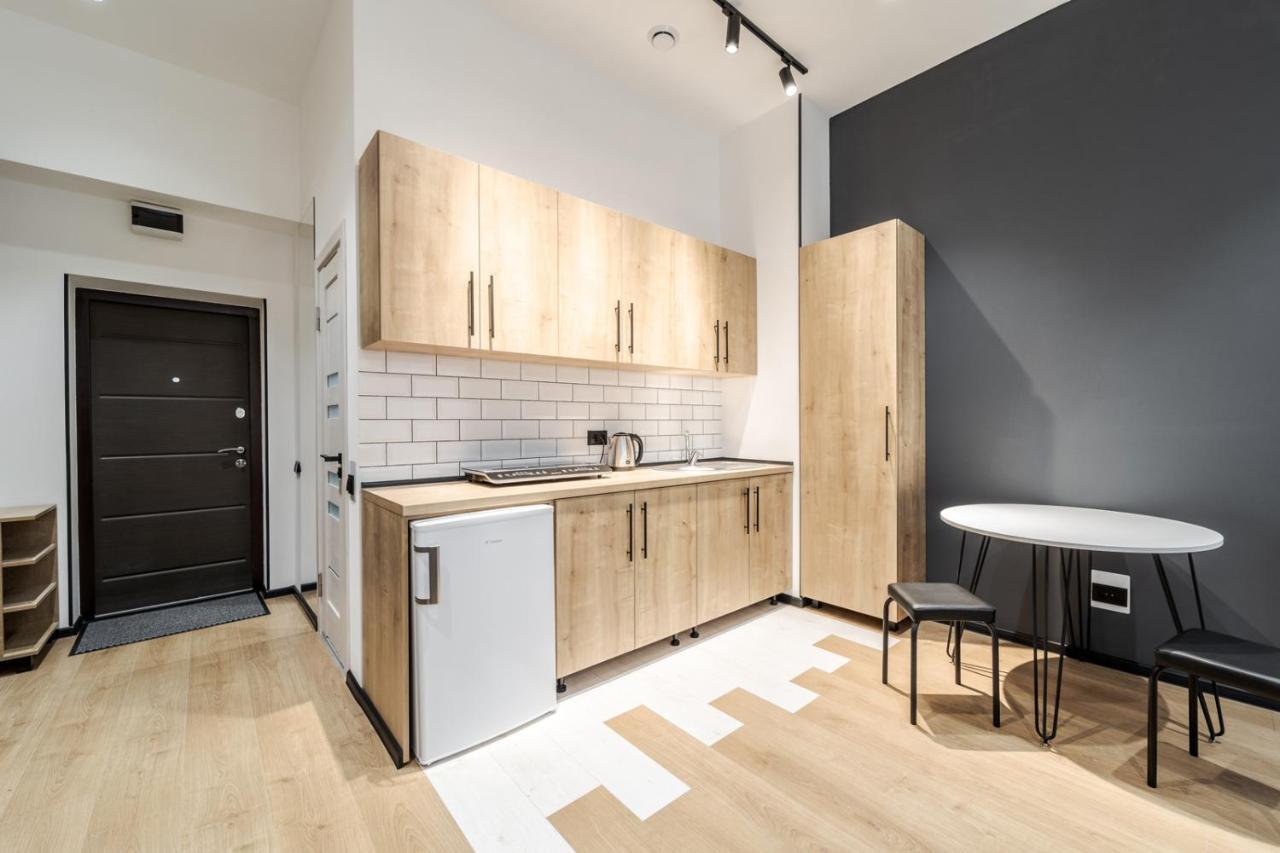 Modern Apartment In The Old City 利沃夫 外观 照片